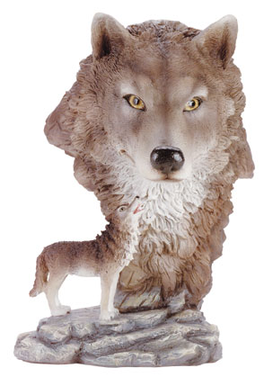 Timber Wolf Statue - Click on image to see a bigger picture.